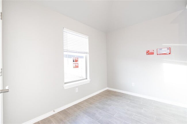 Building Photo - 913 Westfall Dr