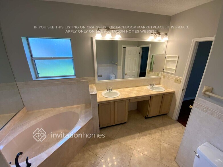 Building Photo - 1091 Larkspur Loop