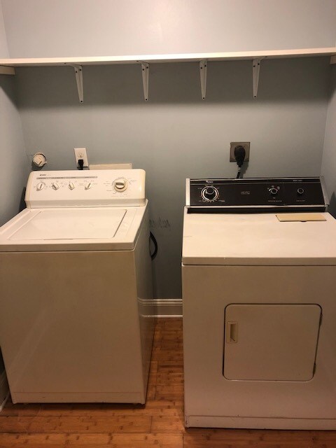 Laundry room - 2044 Almonaster Ave