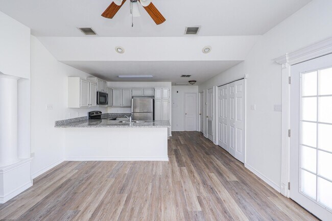 Building Photo - 752 Buffalo Ct