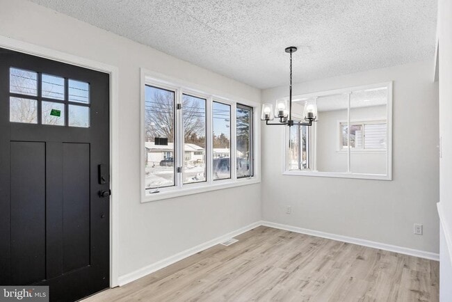 Building Photo - 605 Tait Rd