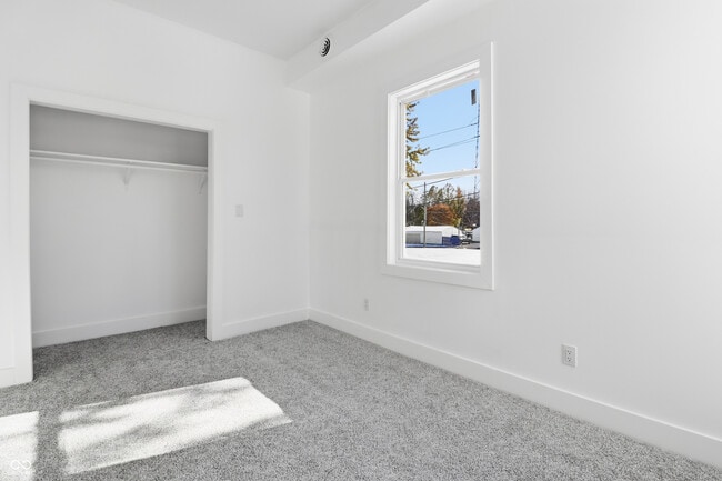 Building Photo - 29 N State Ave