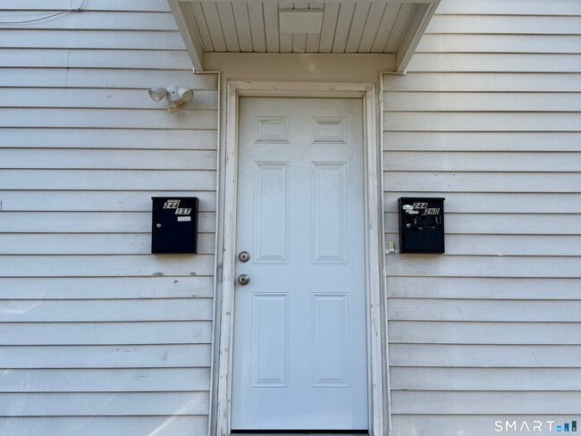 Building Photo - 244 Main St