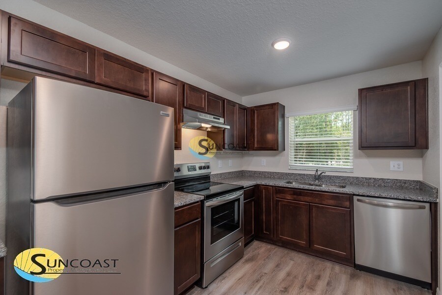 Building Photo - 9337 N Mendoza Way