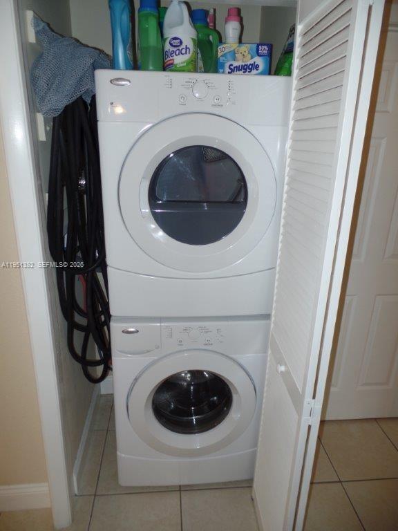 Building Photo - 280 Racquet Club Rd