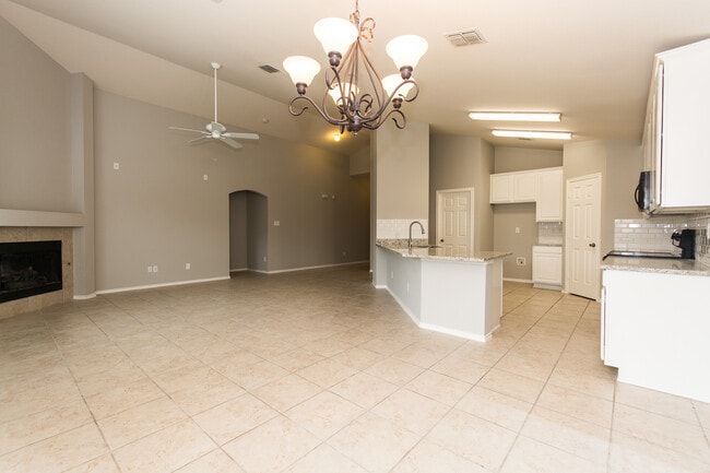 Building Photo - 1413 Gordon Dr