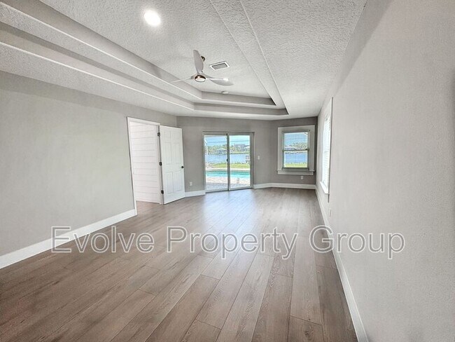 Building Photo - 470 Lambert Ave