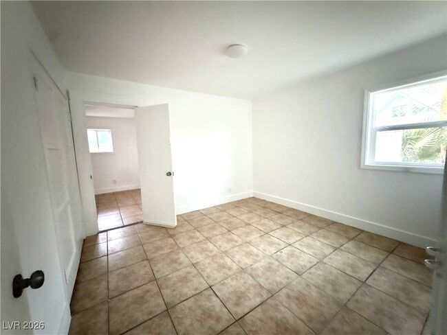 Building Photo - 1301 Bracken Ave