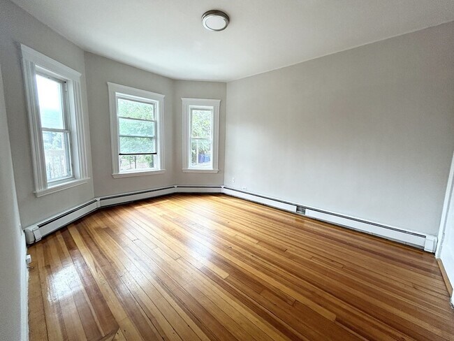 Building Photo - 7 Hesston Terrace