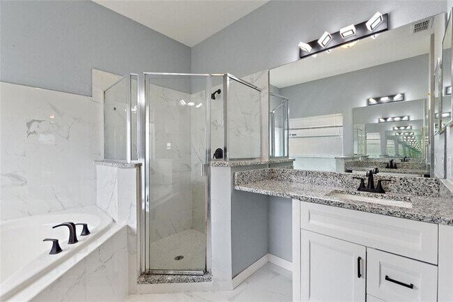 Building Photo - 546 Windsor Pl