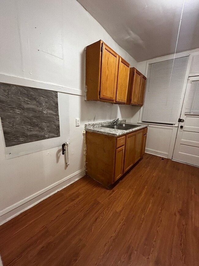 Building Photo - 209 N Kolmar Ave