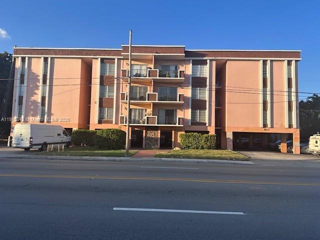 Primary Photo - 365 NE 125th St