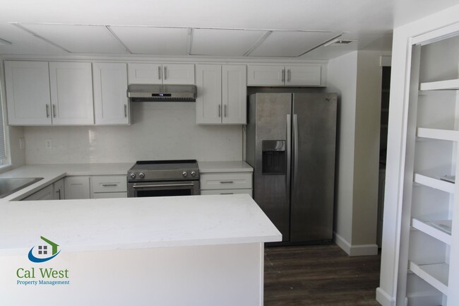 Building Photo - $3995 - Fully Remodeled 3Bd / 3Ba Large Townhome in Santa Teresa area - **BREAK LEASE**