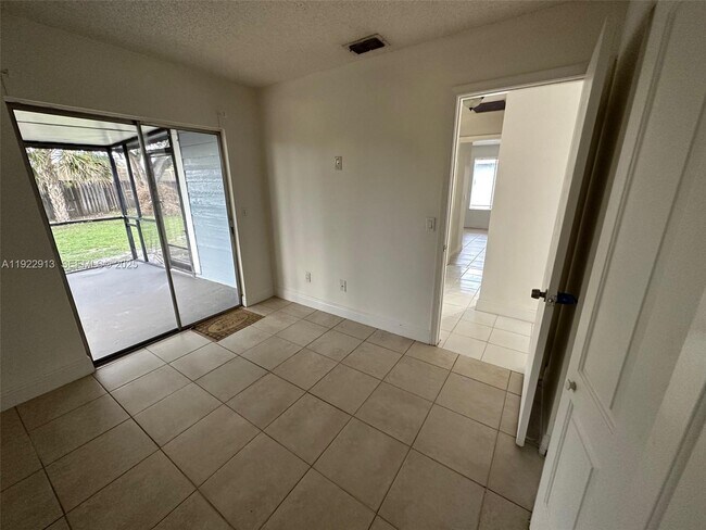 Building Photo - 1701 SW 83rd Terrace