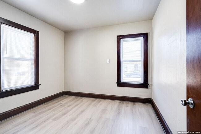 Building Photo - 1901 S Jefferson St