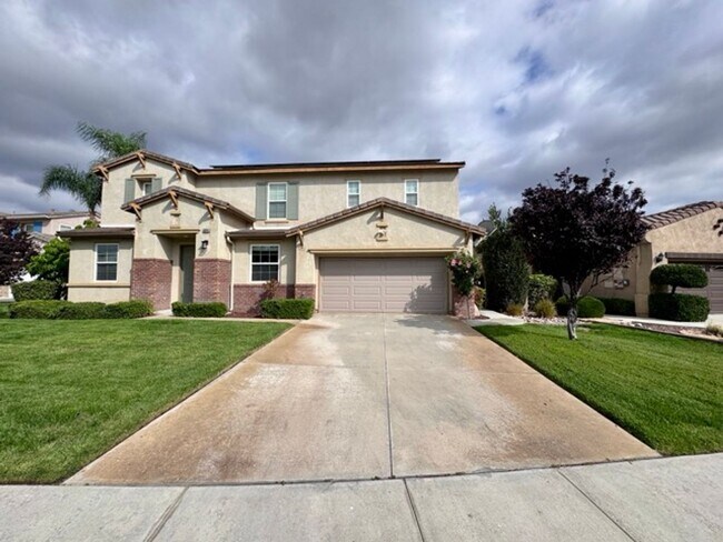 Primary Photo - Discover this beautifully upgraded 5 bedro...
