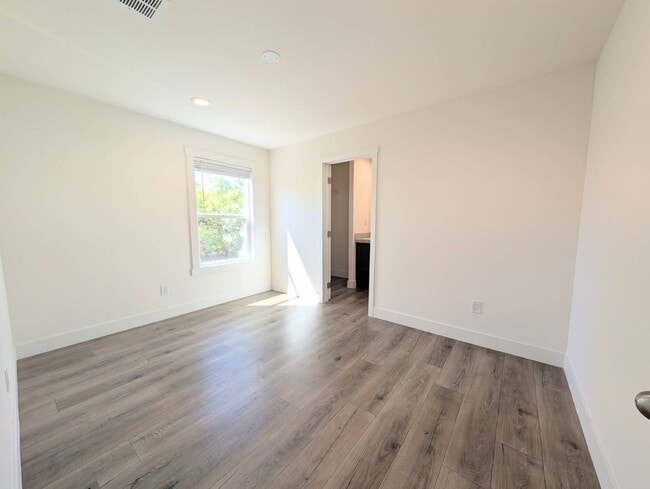 Building Photo - 400 Sulphur Bank Dr