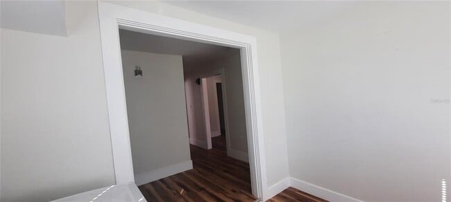 Building Photo - 127 17TH Ave S