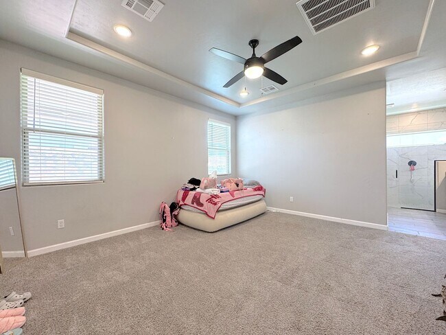 Building Photo - East El Paso 4 bed Refrig A/C!