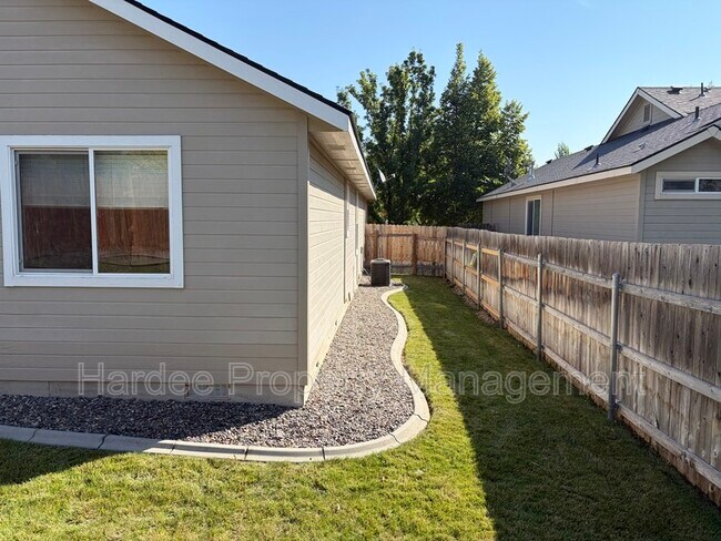 Building Photo - 677 N Kayden Way