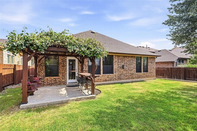 Building Photo - 5501 Allamanda Dr