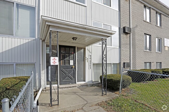 Building Photo - Conant Apartments