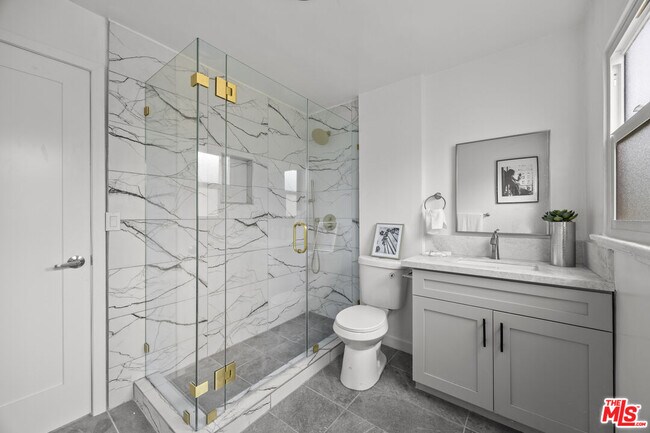 Building Photo - 1510 W 52nd St