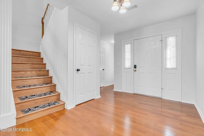 Building Photo - 145 Old Orchard Ln