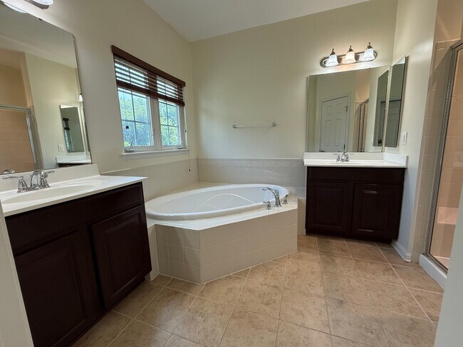 Building Photo - 951 Hall Station Dr