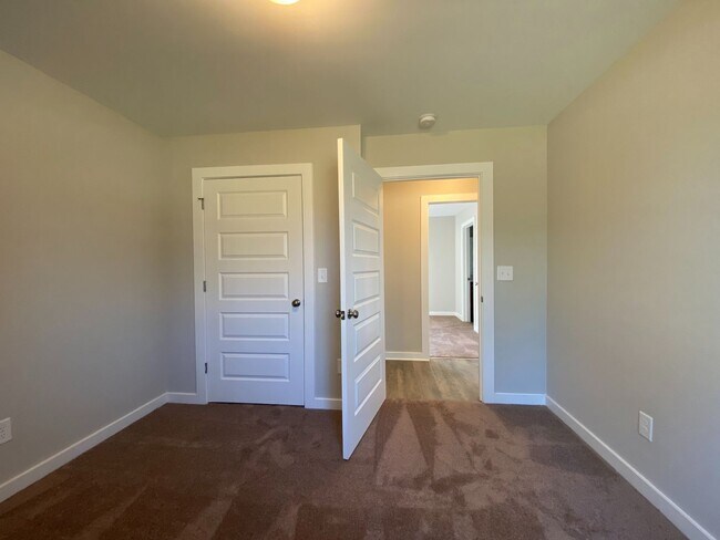 Building Photo - Beautiful home for Rent in Talladega, AL!!...