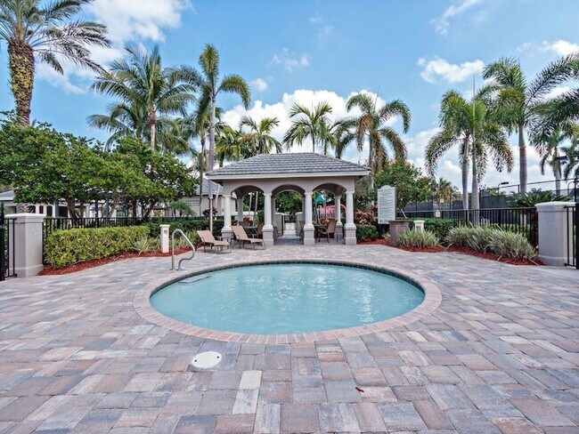 Building Photo - 11289 NW 65th Manor