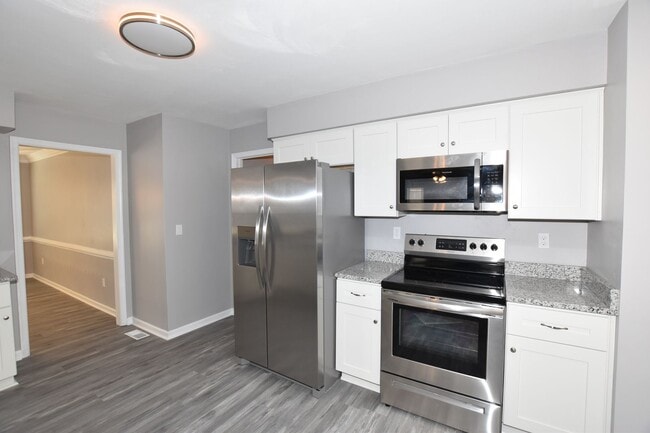 Building Photo - 4 BEDROOM HOME LOCATED IN SOUTH CHESEPEAKE. MUST SEE !!!!!!!!!!!