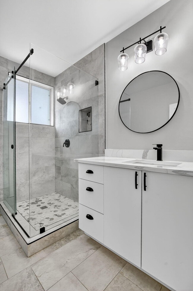 Building Photo - 851 NW 42nd Pl