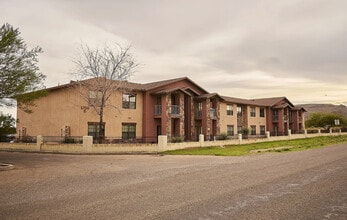 Building Photo - Kingman Resort Homes