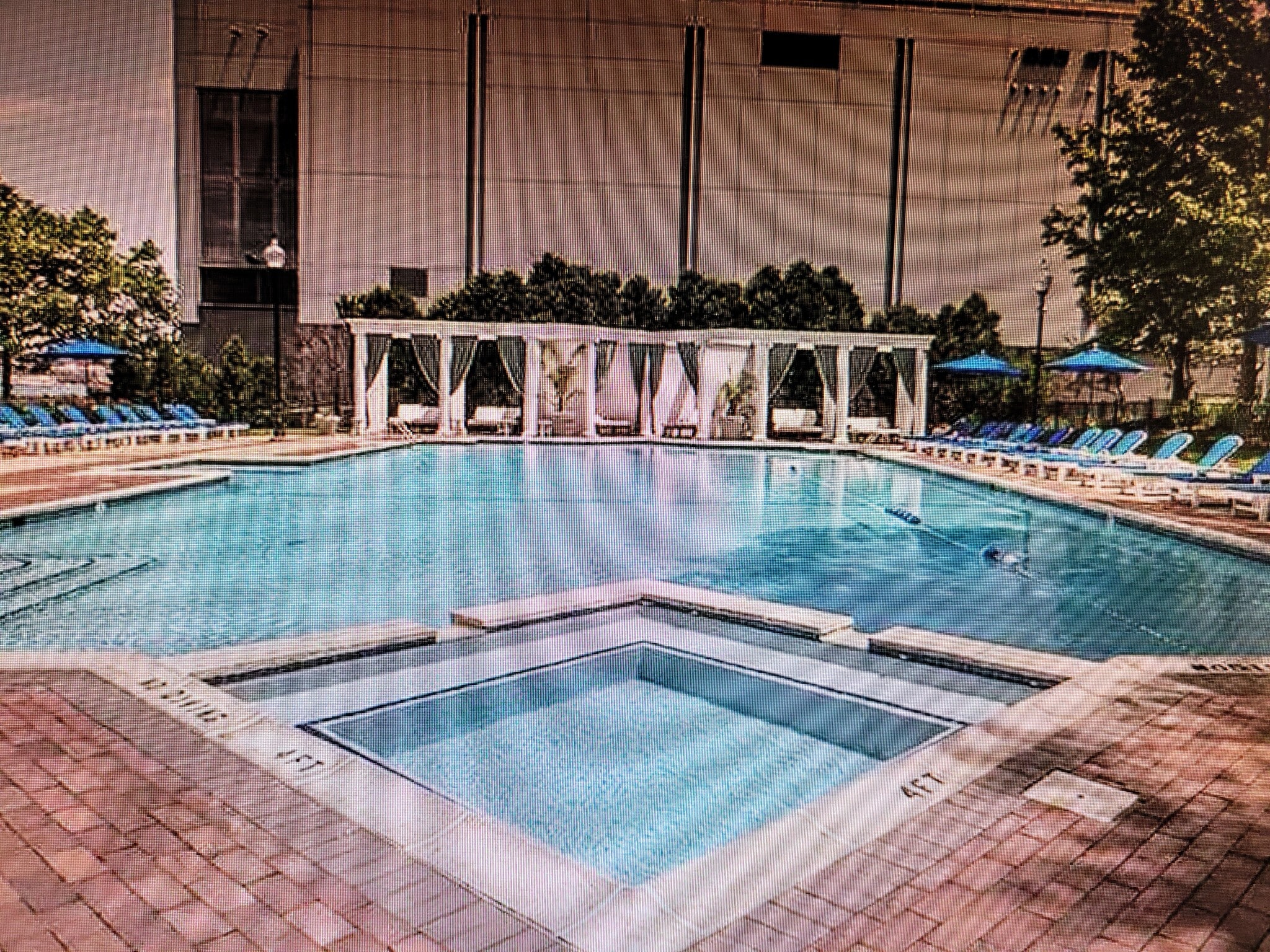 Building Photo - 20 2ND St