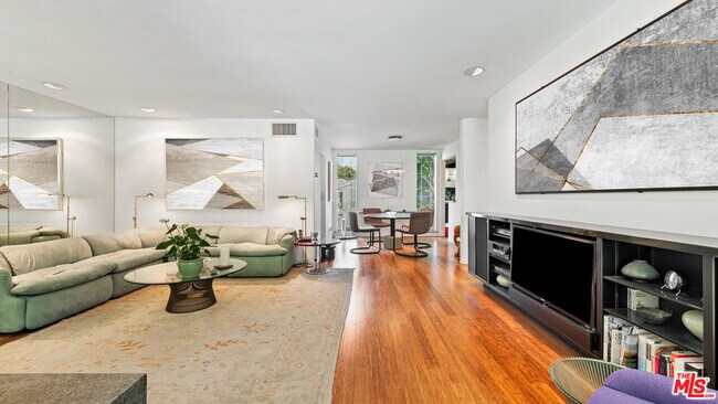 Building Photo - 853 S Bundy Dr