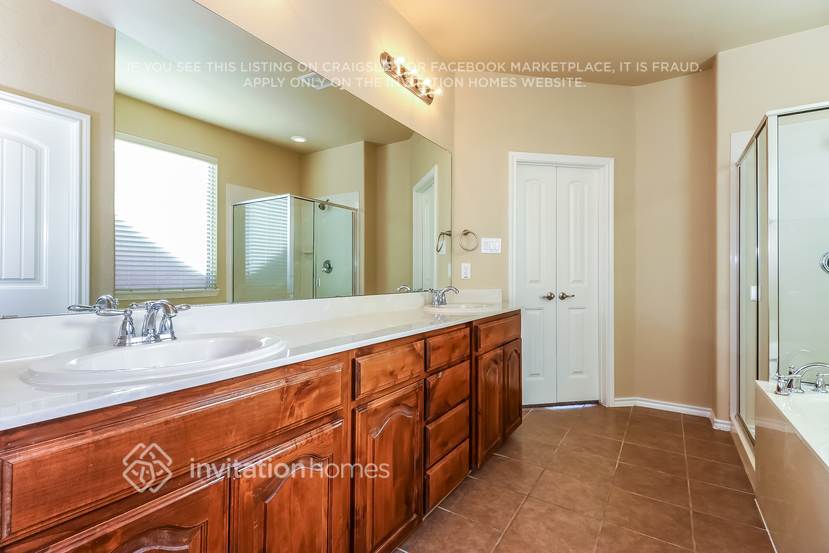 Building Photo - 2245 Whitney Dr