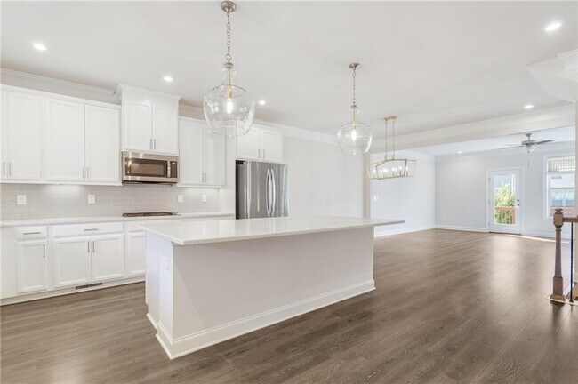 Building Photo - 1387 Live Oak Ln
