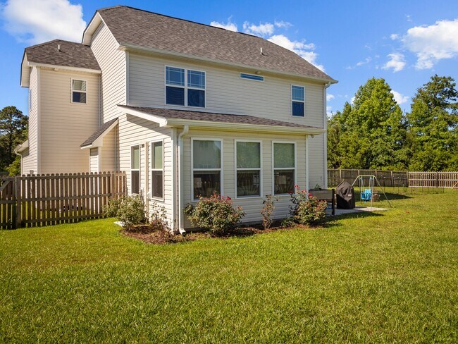 Building Photo - 219 Breakwater Dr