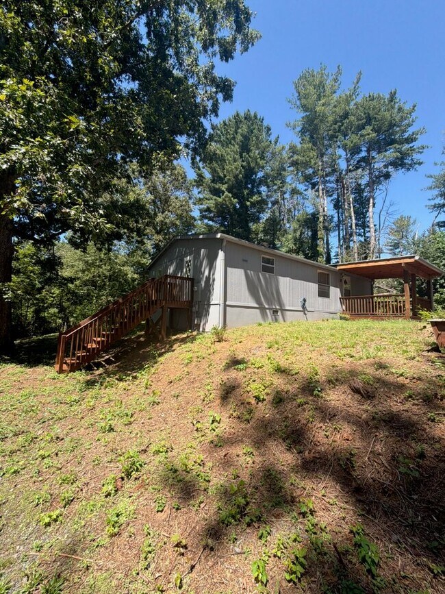 Building Photo - 25 Crestfield Ave