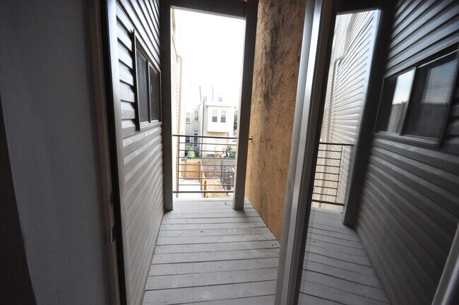 Building Photo - 3226 Wallace St