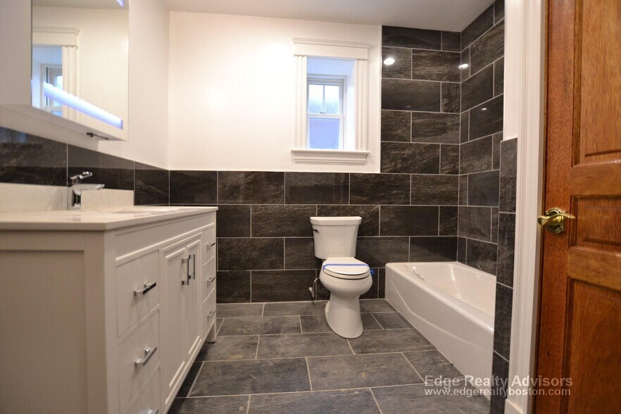 Building Photo - 46 Gerrish St