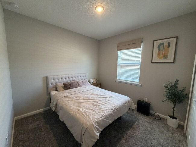 Building Photo - Spacious & Modern Layout – Perfect for Ent...