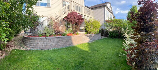 Building Photo - "Spacious 6-Bedroom Haven with 5 Full Baths in Aurora - 3,729 Sq. Ft. of Comfort & Style!"