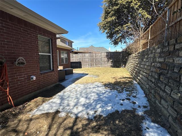 Building Photo - 8466 Davis Dr