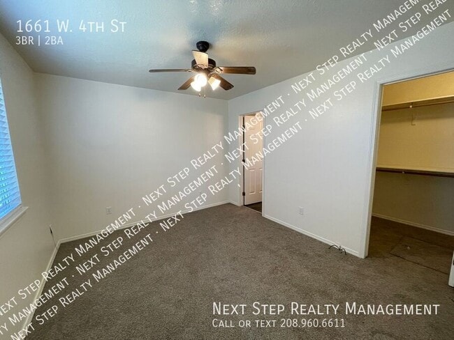 Building Photo - 1661 W 4th St