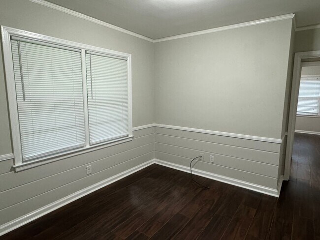 Building Photo - BRICK & BEAUTIFUL! 3 Bedroom MOVE IN READY