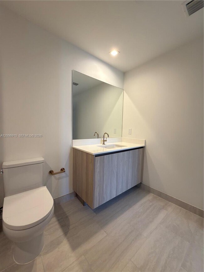 Building Photo - 77 SE 5th St