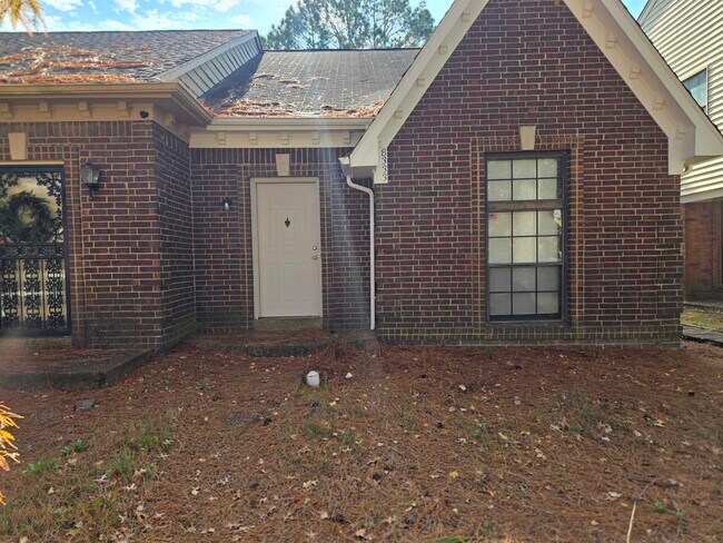 Building Photo - 8333 Twin Rivers Dr