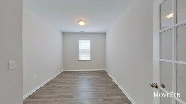 Building Photo - 553 Haywood Glen Dr